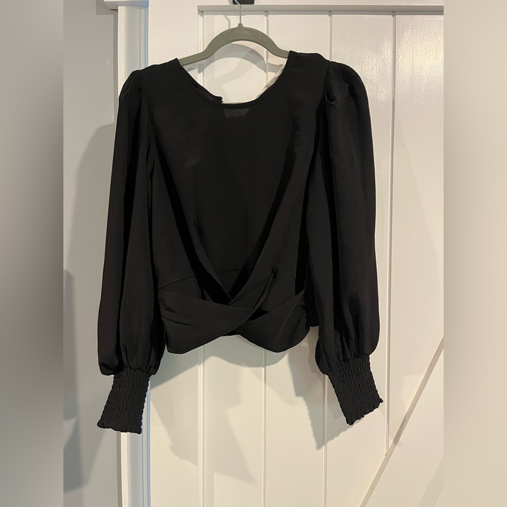 ASTR the label Wrenley twist front puff sleeve top